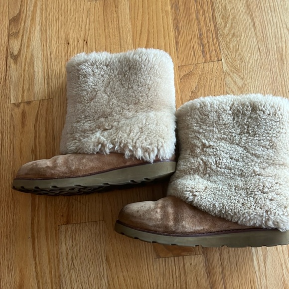 Ugg Maylin Boots - Picture 1 of 5